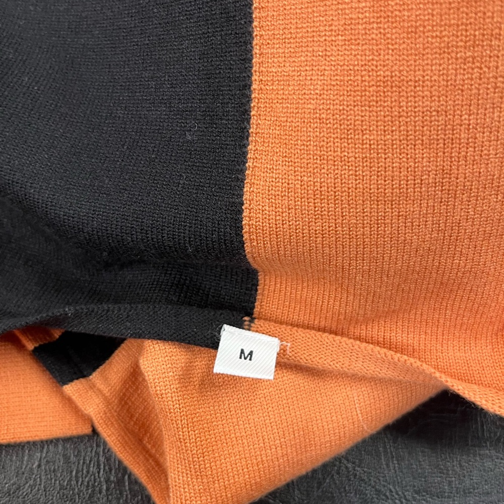 Colorblock sweater size medium - Picture 5 of 7